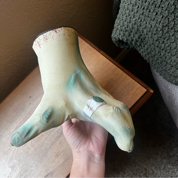 Spirit Halloween Crawling Monster Hand Addams Family Thing Animated Decor - Picture 7 of 12